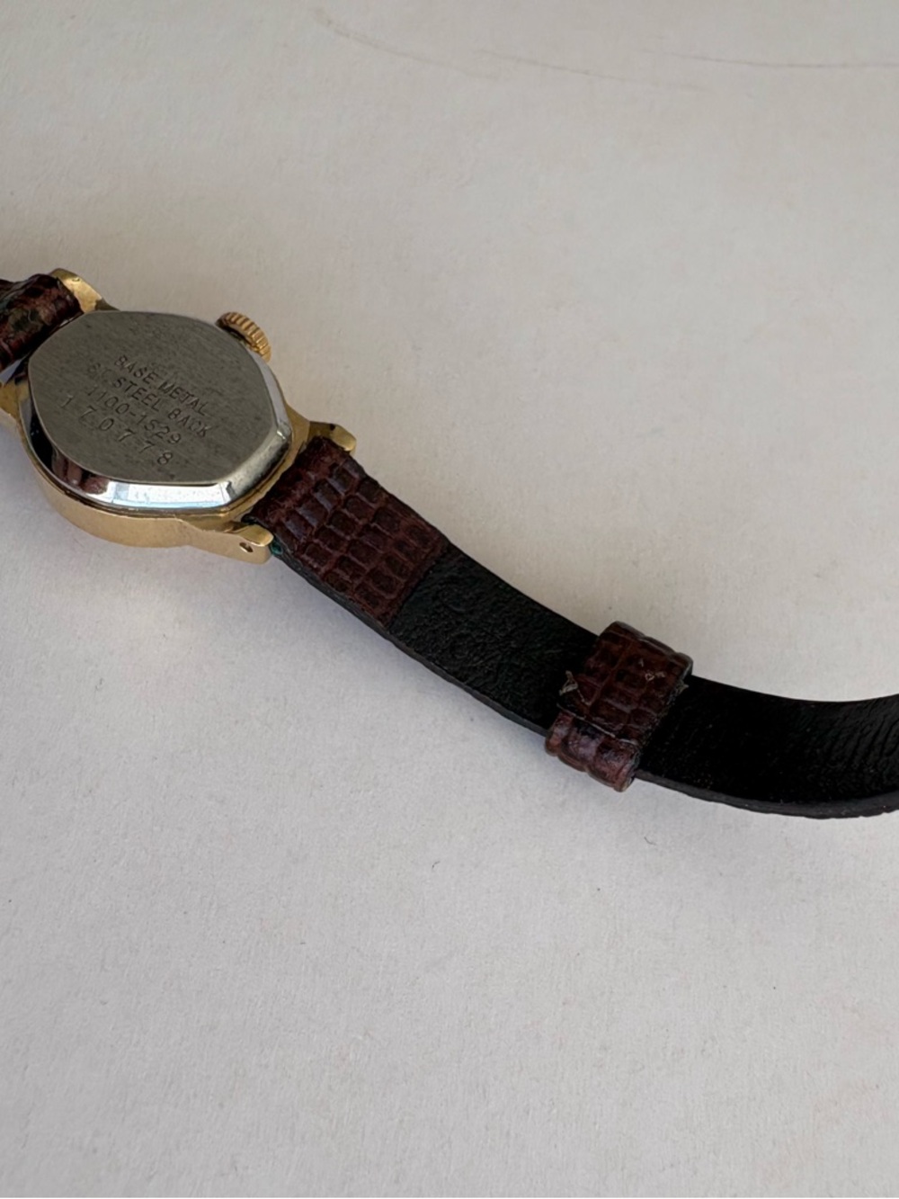 Vintage Seiko Gold and Brown Ladies Watch - Small Face - Picture 11 of 14